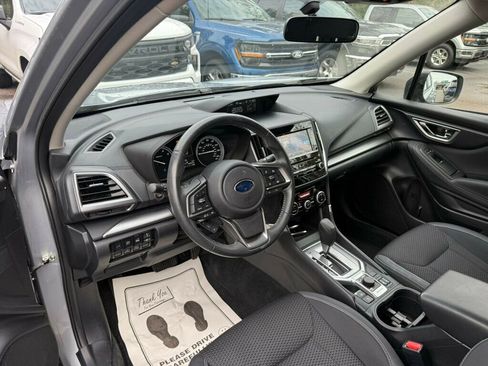 Used 2022 Subaru Forester Premium image 3