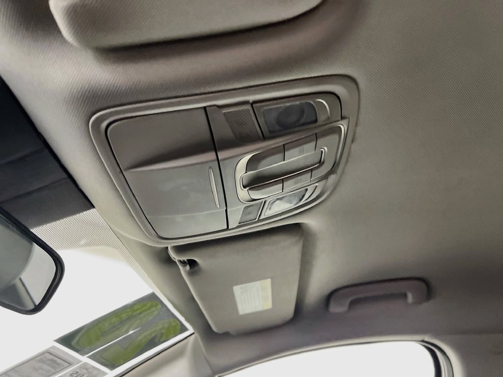 Used 2020 Hyundai Santa Fe SE w/ Cargo Package FWD image 18