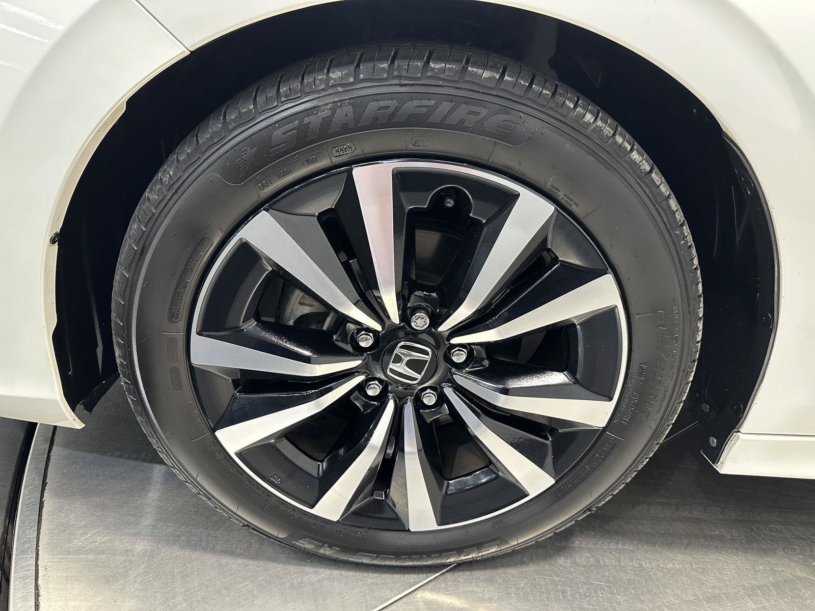 Used 2023 Honda Civic EX image 9