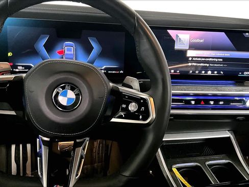 Used 2023 BMW 760i xDrive AWD/4WD image 25