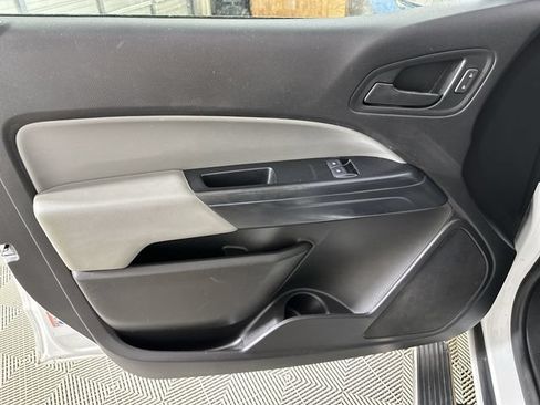Used 2018 Chevrolet Colorado W/T w/ WT Convenience Package RWD image 23