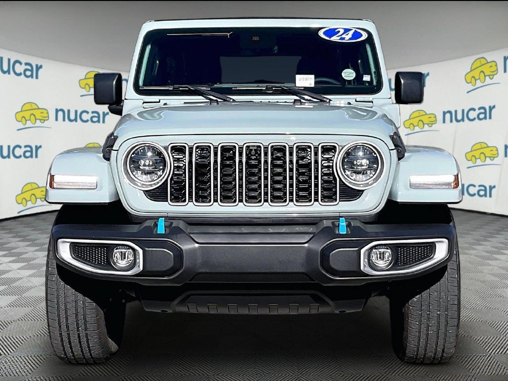 Used 2024 Jeep Wrangler Unlimited Sahara w/ Technology Group AWD/4WD image 2