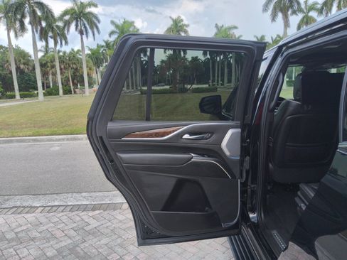 Used 2021 Cadillac Escalade Premium Luxury Platinum AWD/4WD image 34