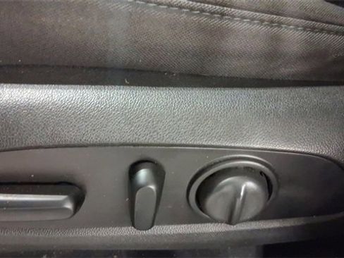 Used 2019 Chevrolet Blazer LT image 25