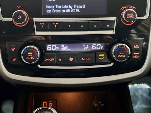 Used 2018 Nissan Altima 2.5 SV FWD image 11
