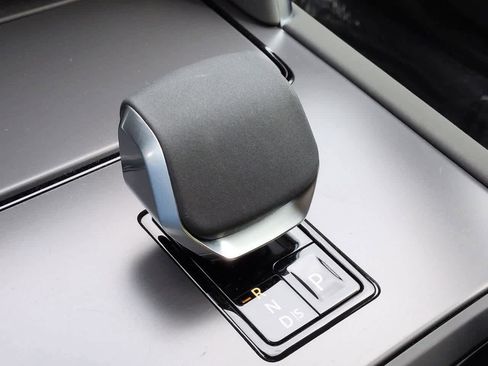 Used 2025 Land Rover Discovery Sport S image 33