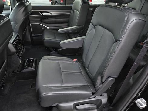 New 2025 Jeep Wagoneer Series II w/ Premium Group I image 21