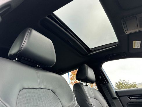 Used 2023 Honda Civic Sport image 17