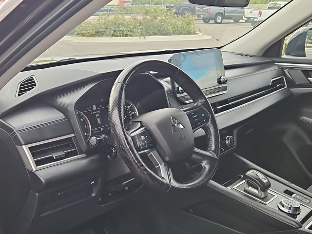 Used 2024 Mitsubishi Outlander SE FWD image 10