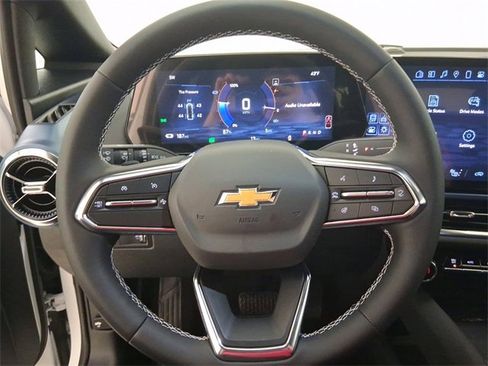 Used 2025 Chevrolet Equinox EV LT image 21