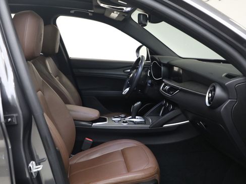 Used 2022 Alfa Romeo Stelvio Ti w/ Active Assist Plus Package image 17