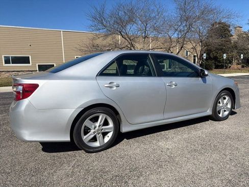 Used 2013 Toyota Camry SE image 7