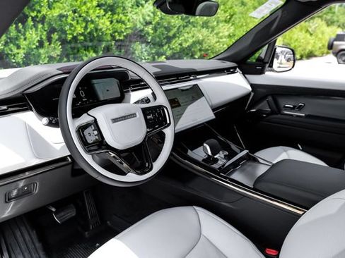 New 2026 Land Rover Range Rover Sport Dynamic SE AWD/4WD image 3