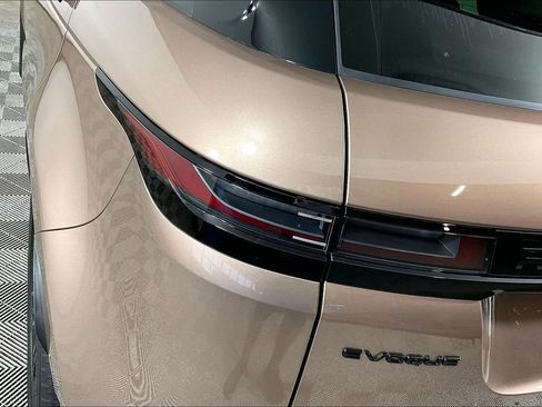 Used 2024 Land Rover Range Rover Evoque Dynamic SE image 28