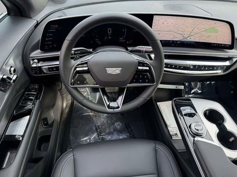 Used 2024 Cadillac Lyriq Tech image 4