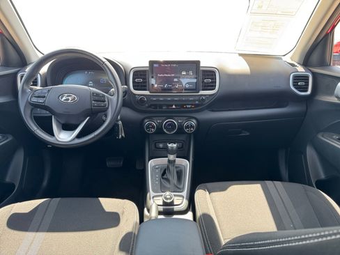 Used 2023 Hyundai Venue SEL FWD image 12