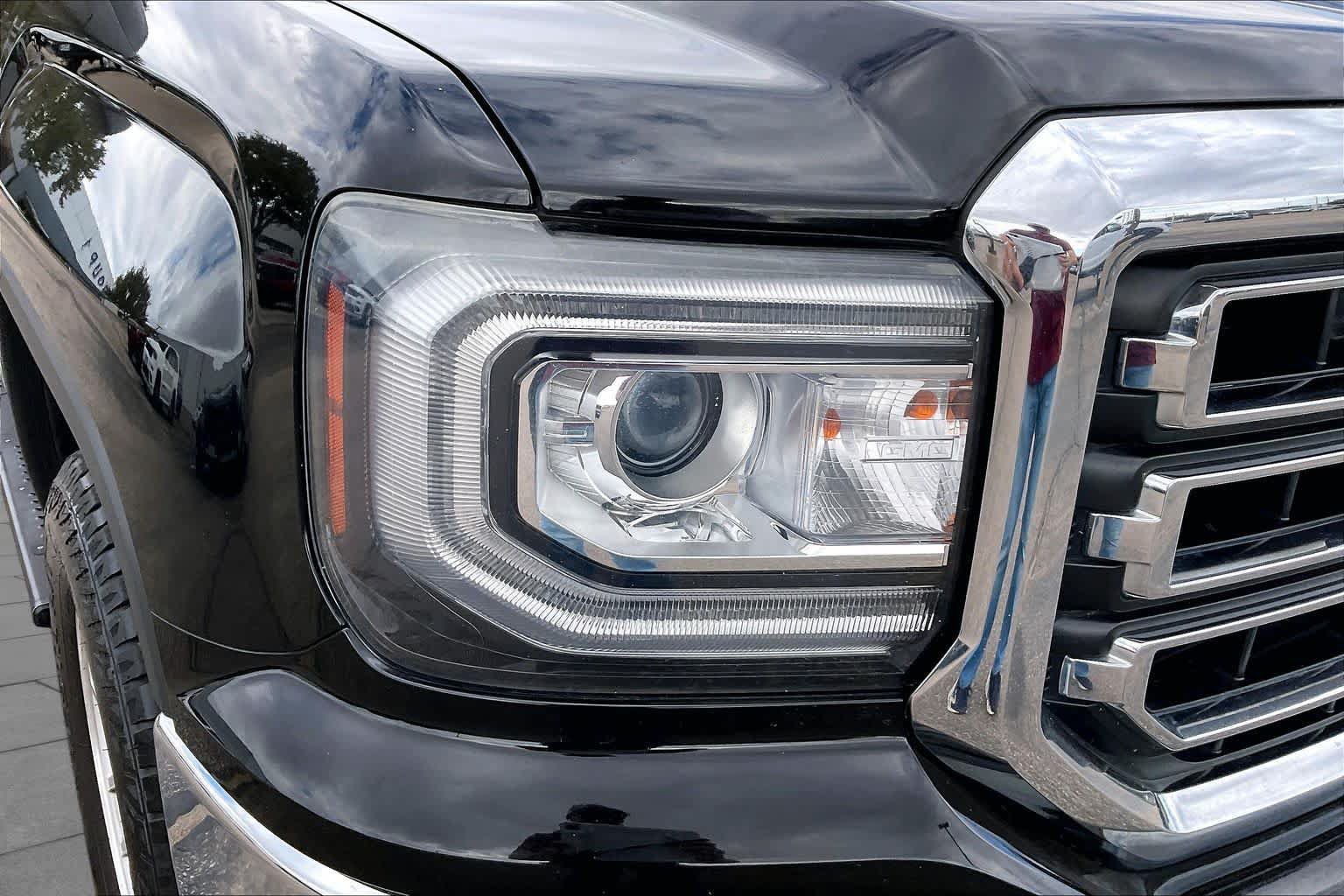 Used 2018 GMC Sierra 1500 SLE w/ SLE Value Package AWD/4WD image 26