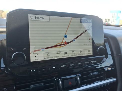 Used 2025 Nissan Pathfinder SL image 18