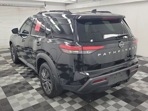 Certified 2022 Nissan Pathfinder SV w/ SV Premium Package image 4