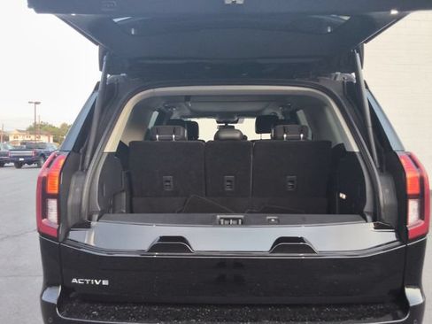 Used 2025 Ford Expedition Active RWD image 14