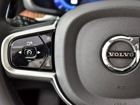 Certified 2025 Volvo V60 B5 Cross Country Plus image 11