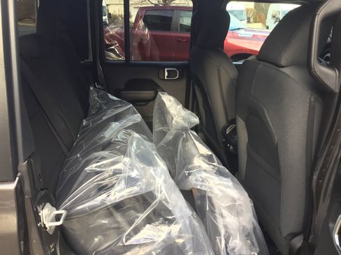 New 2026 Jeep Gladiator Sport image 8