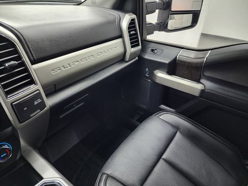 Used 2021 Ford F350 Lariat image 12