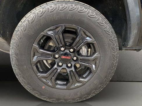 Used 2025 GMC Canyon Elevation image 29