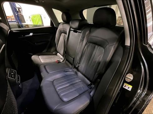 Used 2018 Audi Q5 2.0T Premium Plus w/ Premium Plus Package image 26