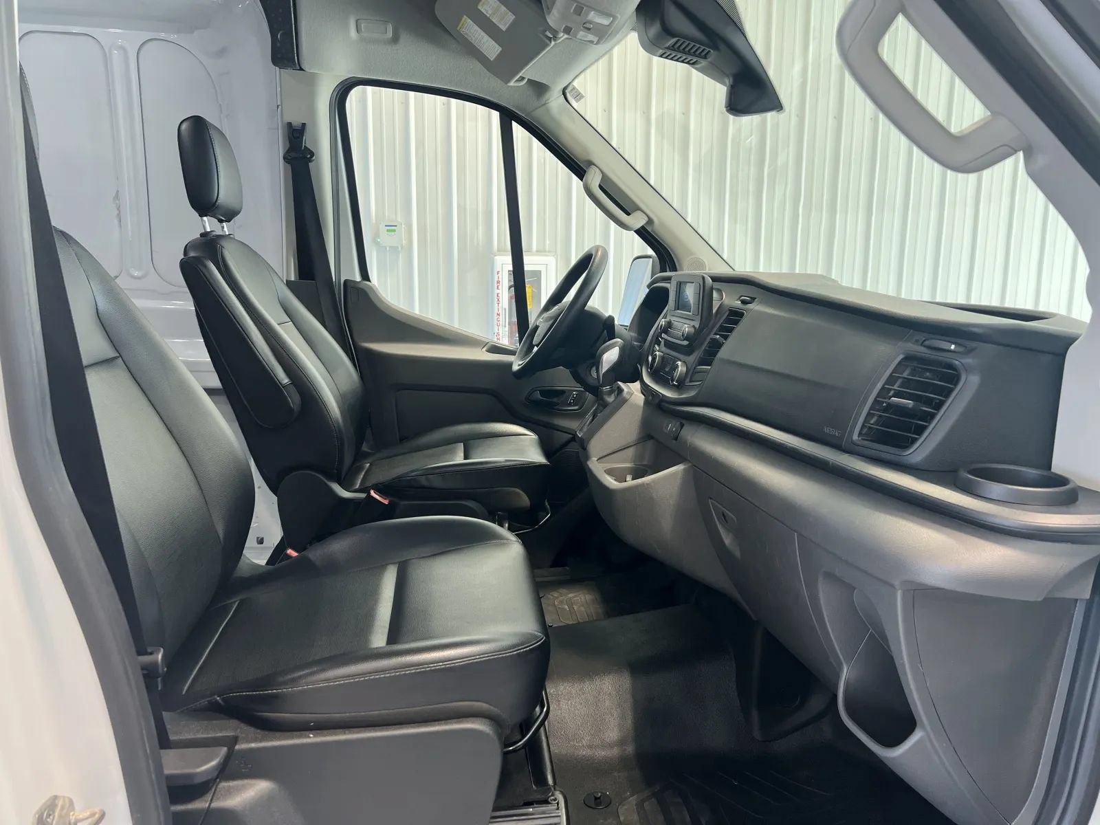 Used 2025 Ford Transit 250 148 Medium Roof RWD image 26