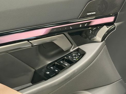 New 2027 BMW 530i RWD image 21