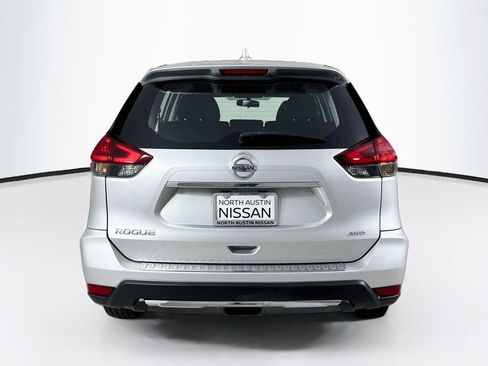 Used 2017 Nissan Rogue S AWD/4WD image 4