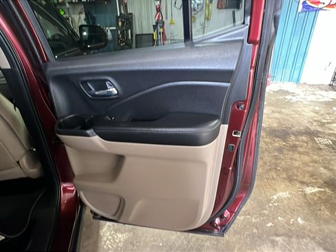 Used 2019 Honda Ridgeline RTL image 17