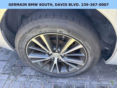 Used 2019 Toyota Corolla LE w/ LE Premium Package image 9