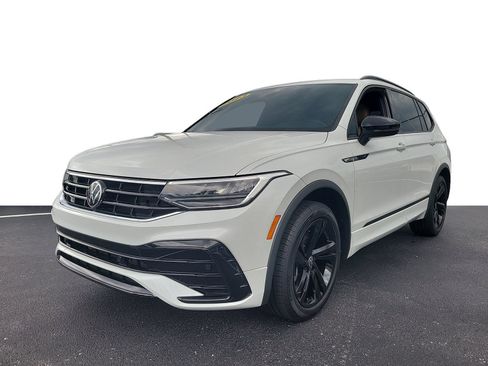 Used 2023 Volkswagen Tiguan SE R-Line FWD image 2
