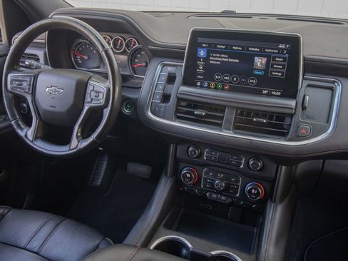 Used 2021 Chevrolet Suburban RST w/ Luxury Package image 28