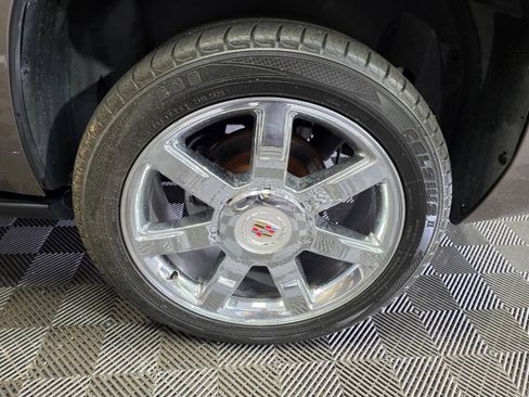 Used 2012 Cadillac Escalade Luxury RWD image 35