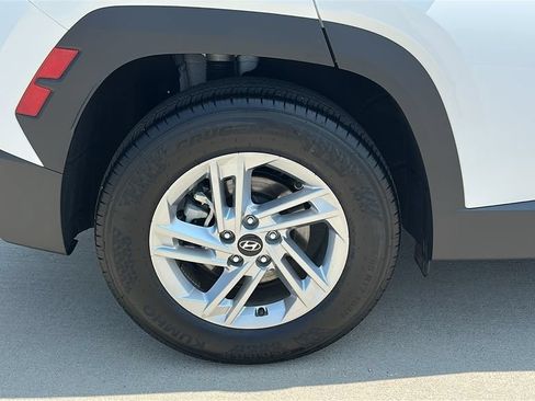 Used 2026 Hyundai Tucson SE FWD image 16
