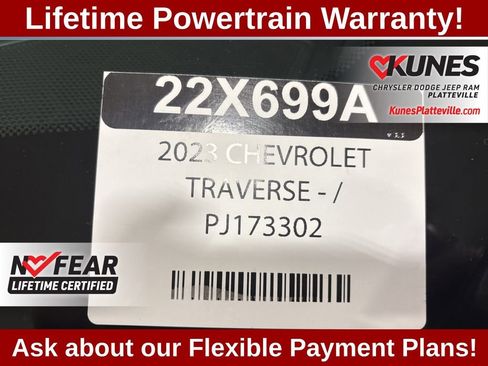 Used 2023 Chevrolet Traverse LT image 32