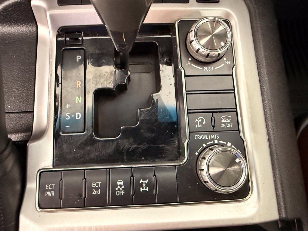 Used 2020 Toyota Land Cruiser w/ Four Season Floor Mat Package AWD/4WD image 28