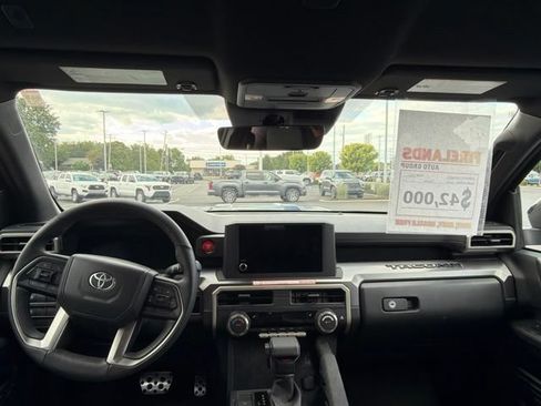 Certified 2025 Toyota Tacoma TRD Sport AWD/4WD image 14