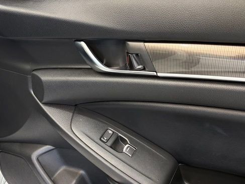 Used 2018 Honda Accord Sport image 23