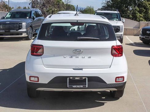 New 2026 Hyundai Venue SE FWD image 6