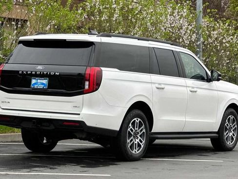 Used 2025 Ford Expedition Max Active image 3