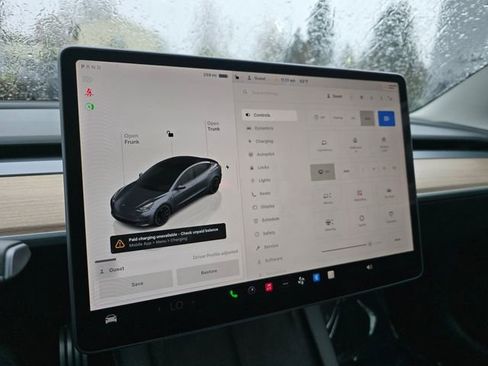 Used 2023 Tesla Model 3 Performance image 24