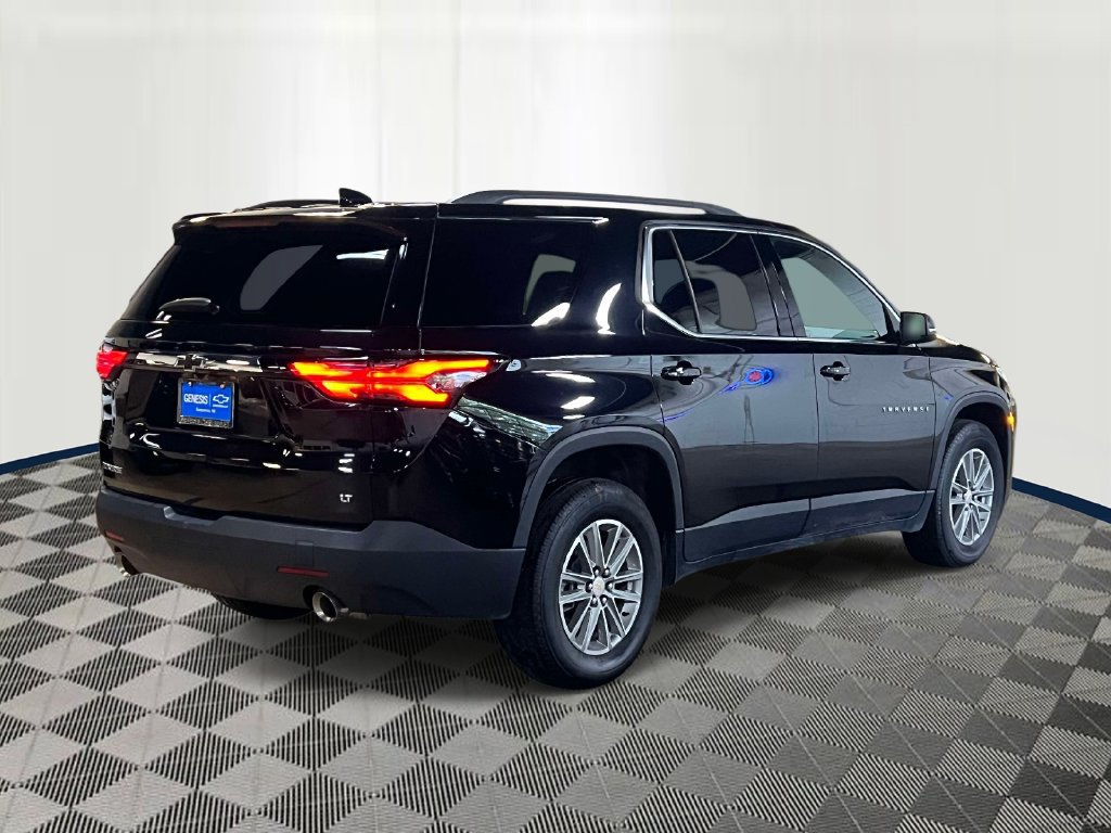 Used 2023 Chevrolet Traverse LT FWD image 4