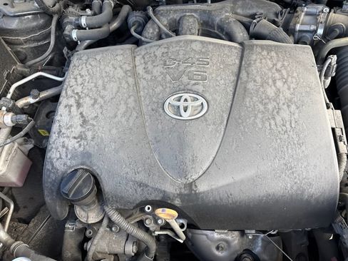 Used 2020 Toyota Highlander Limited FWD image 11