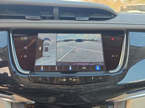 Used 2021 Cadillac XT6 Premium Luxury image 23