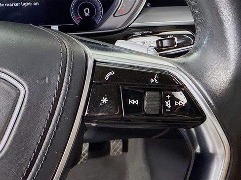 Used 2019 Audi A8 L 3.0T w/ Luxury Package image 15