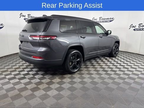 Used 2021 Jeep Grand Cherokee L Laredo image 11